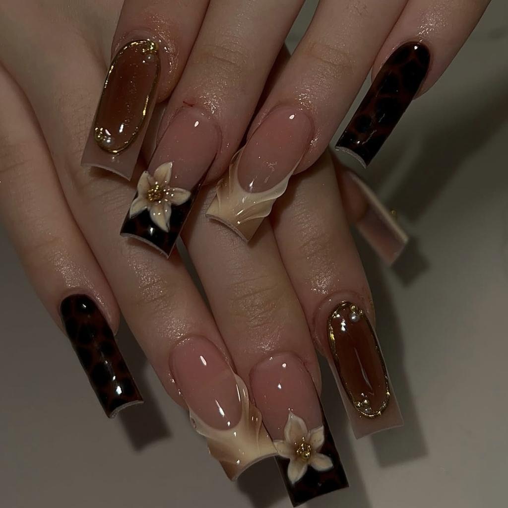 24PCS Frenh Press on Nails 3D Flowers with Leopard Print Medium Square False Nails for Women Golden Patterns Fake Nails Tips Art