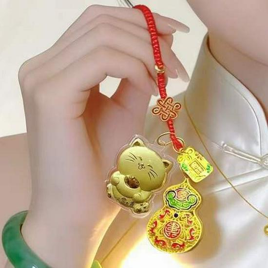 Pure 999 Gold Filigree Enamel Copper Gourd Keychain: High-End Bag Charm & Business Gift for Couples