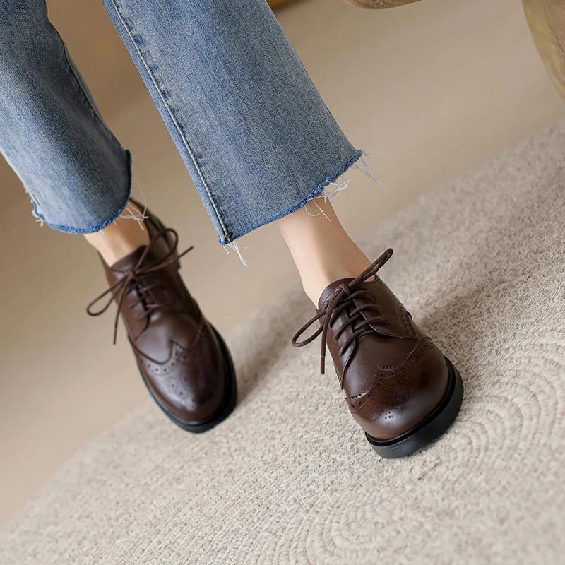 Fashion 2025 New Spring Genuine Leather Loafers Women Round Toe Shoes for Women Comfort Women Pumps Belt Buckle Leather Shoes