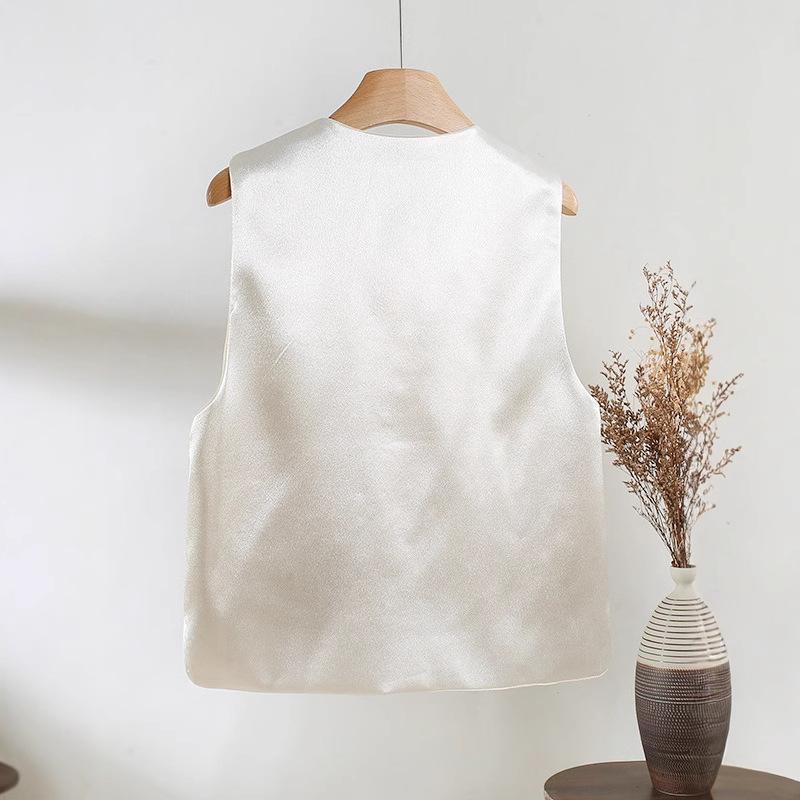 Temperament women's clothing 2025 spring embroidered vest vest vest sweet top outside