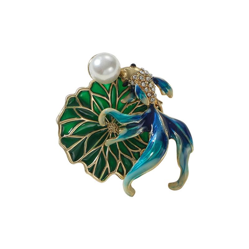 Elegant Women Men Exquisite Enamel Goldfish Lotus Leaf Brooch Badges Fashion Unisex Creative Pearl Crystal Fish Pin Buckle