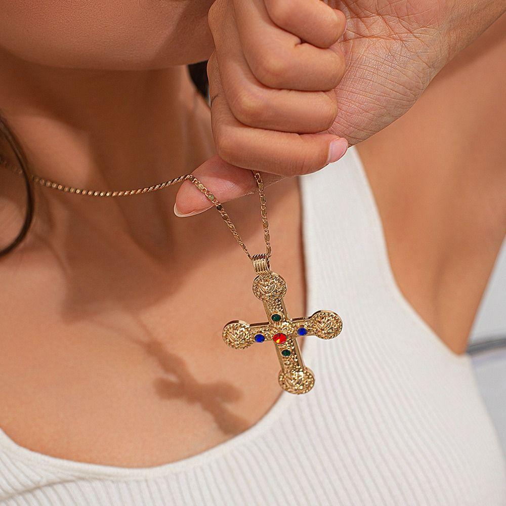

Goth Exaggerate Earrings Aesthetic Retro Clavicle Chain Elegant Cross Pendant Necklace Daily Style1-Gold