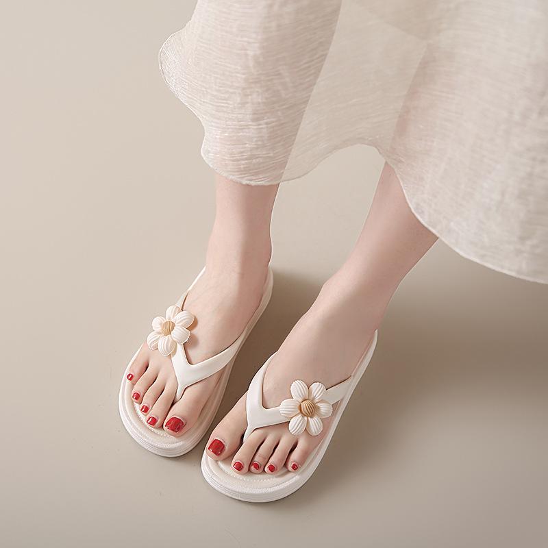 Flip-flops for Female Students Durable and Anti-slip Flat Shoes Beach Shoes