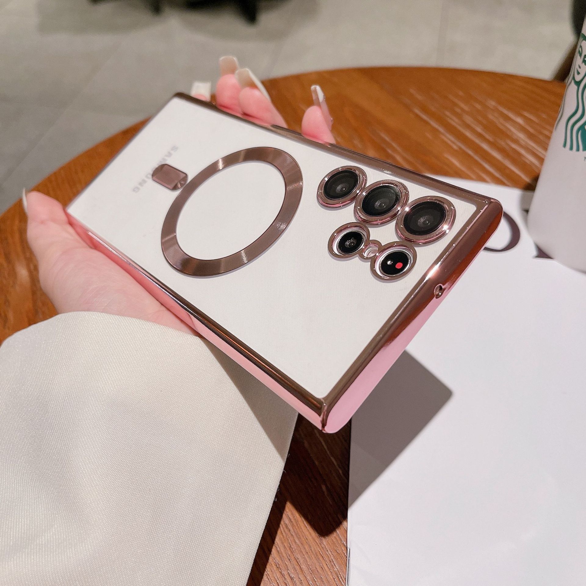 

Suitable for Samsung S25Ultra Electroplated Magnetic Wireless Charging Phone Case A35 Full Package Lens CD-patterned Transparent Soft Case A15 розовый