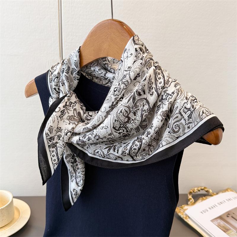 65*65Cm Square Scarfs Paisley Print Cotton Feel Headscarf Spring Autumn Warm Scarves Women Decoration Soft Foulard Bandana Wraps