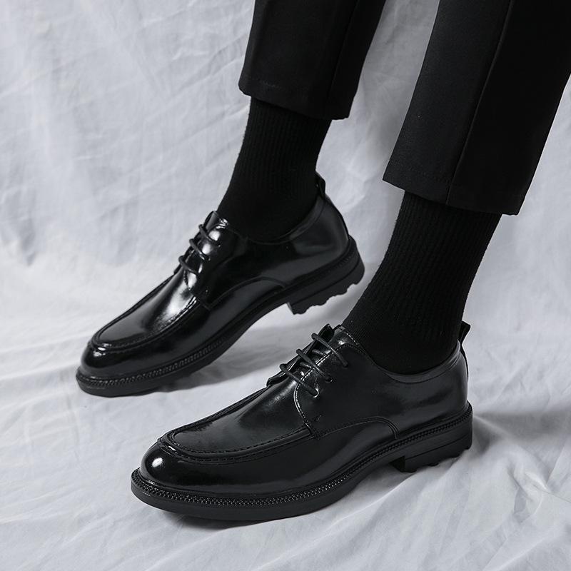 Men s Large Size Bright Surface Pointed Toe Dress Loafers - Casual and Formal Leather Shoes for Business 40