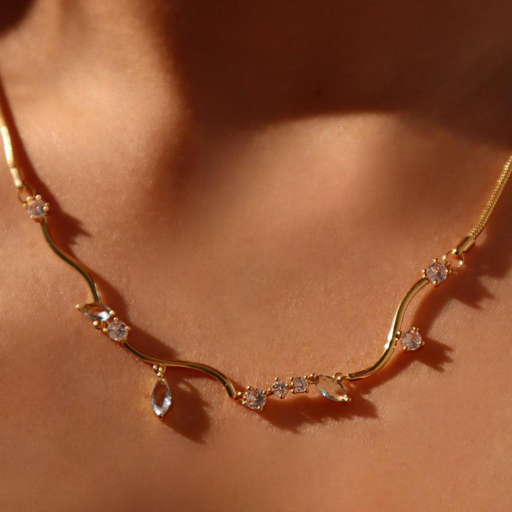Retro 18K Gold Plated Tassel Zircon Cuban Chain Necklace In Frosted Gold Copper.