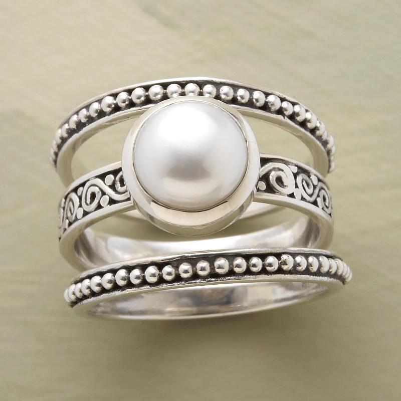 Luxury Ring with Retro Shiny White Imitation Pearl Shape Aristocratic Women'S Banquet Cocktail Personalized Ring Jewelry