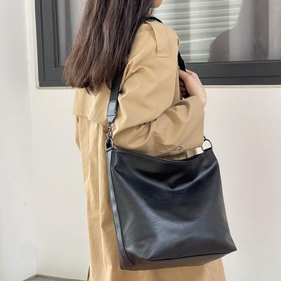 Trendy Underarm Bag for Women Korean Fashion Casual Bucket Bag New Large Capacity Commuter Shoulder Bag for Women