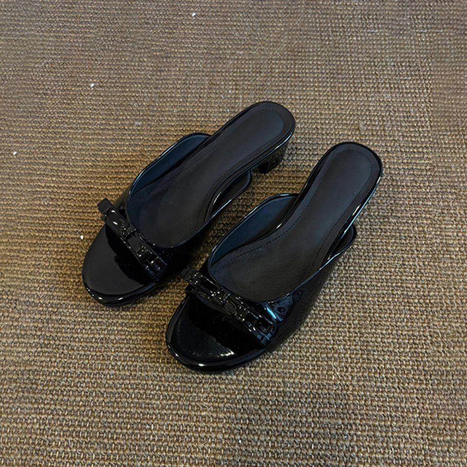 2025 New French Patent Leather Black Bow Sandals Women's Versatile Simple Low-heeled Casual Open-toed Slippers