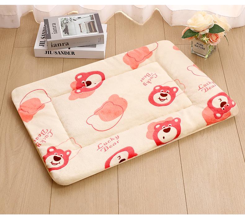 Four Seasons Thickened Plush Pet Mat: Cozy Bed & Blanket for Cats and Dogs