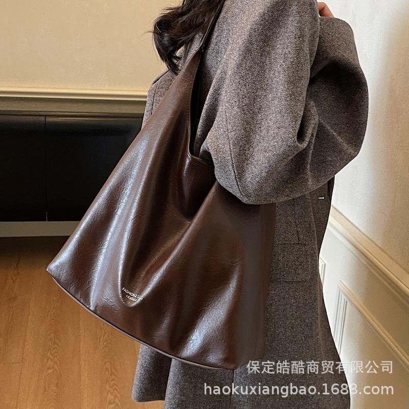 Slack retro brown bag 2025 new fashion simple women's shoulder bag large capacity commuter tote bag