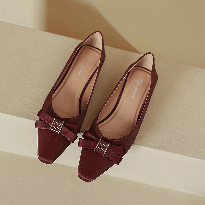 

Туфли-лодочки с квадратным носком на низком каблуке, с мелким вырезом, новая весенне-осенняя женская обувь 2025 года, из французской мягкой кожи, два варианта носки, с бантом, на толстом каблуке 40 бордовый