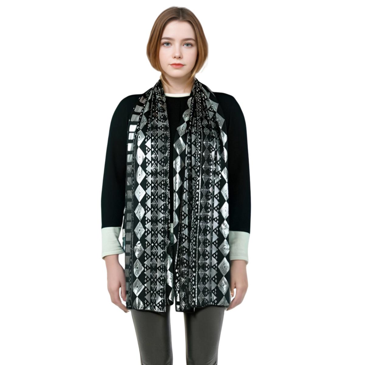 

New Autumn And Winter Fashion Hot Gold Craftsmanship Elastic Warm Scarf New Year Long Scarf