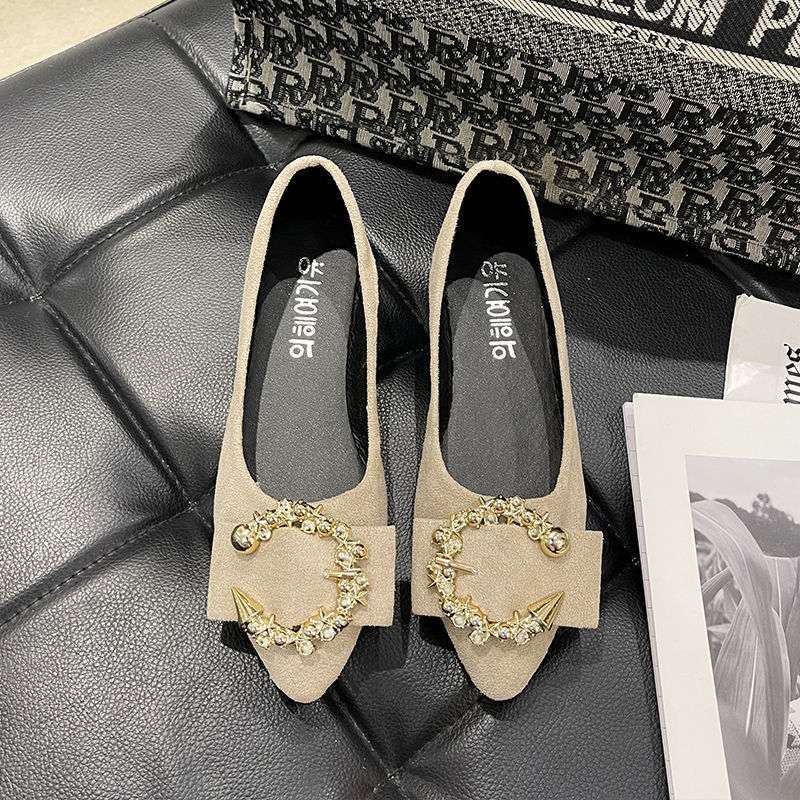 Spitze flache Schuhe neue koreanische Version Frühling und Herbst Modelle flacher Absatz Wildleder flacher Ausschnitt Doudou Schuhe Damenmode vielseitige einzelne Schuhe