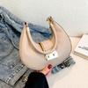 Simple and Fashionable Underarm Women's Bag with Unique Design for Commuting, Single-shoulder Crescent-shaped Bag