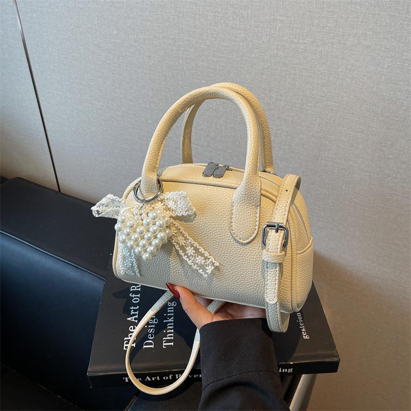 Niche Design Bag Women's New Summer Versatile Messenger Bag Casual Portable Pillow Bag