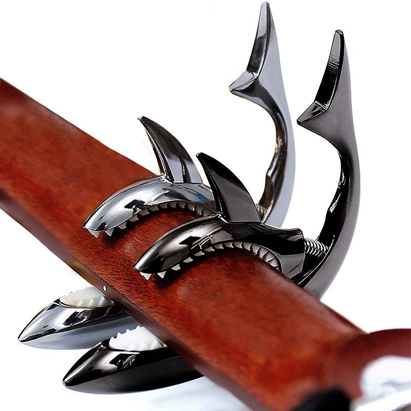 Shark Capo: Zinc Alloy Transposition Capo for Folk Guitar with Flannel Bag Packaging.