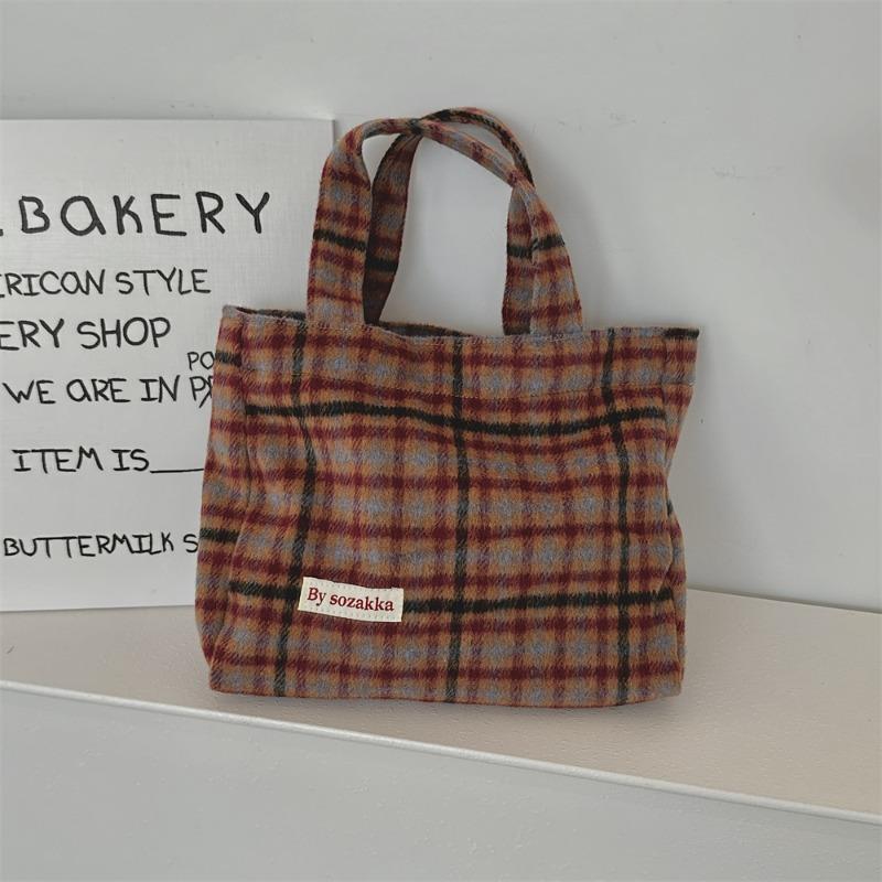 11 new plaid bag in autumn and winter, lazy retro handbag, large-capacity commuting to work handbag