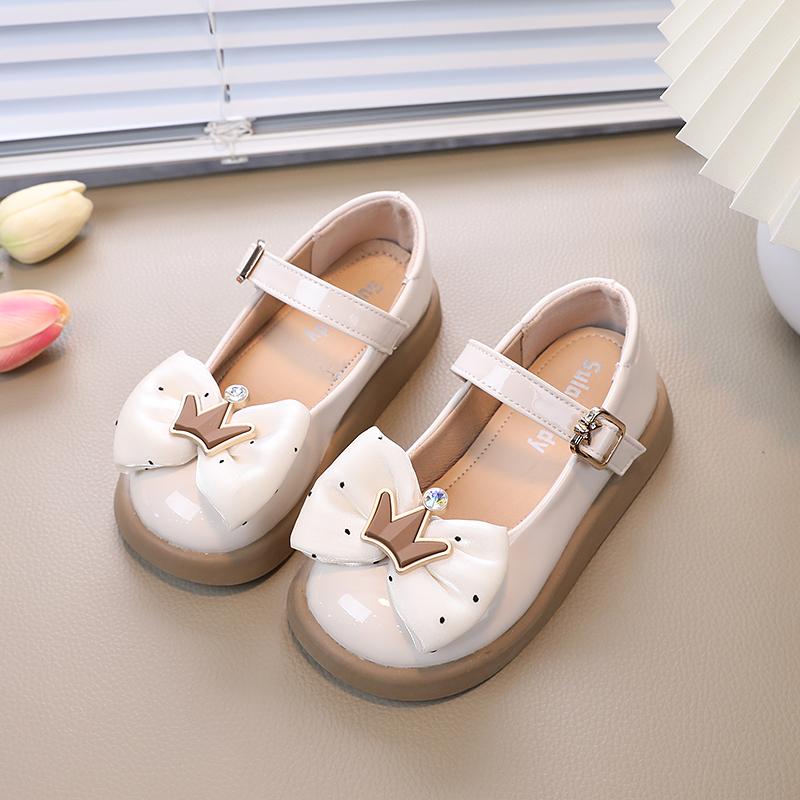 2023 Nye Shallow Loafers for Jenter Sklisikker rundtå Barn Mote Krone Krok og Loop Prinsesse Sko Drop Shipping