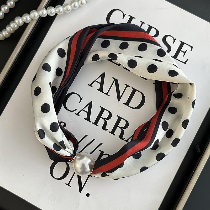 Pearl necklace women's magnetic buckle silk scarf high-end spring and summer new niche wear printed silk scarf scarf