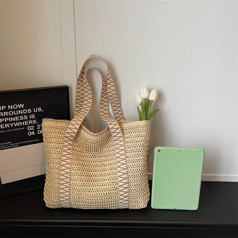 Contrast Straw Bag Large Capacity Holiday Beach Bag Women's Shoulder Tote Bag