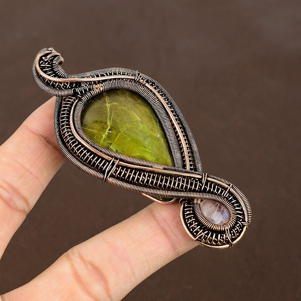 Natürlicher grüner Opal, Rosenquarz, handgefertigter Anhänger aus Kupferdraht, 8,9 cm, m6S29