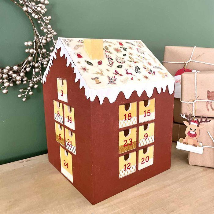 Calendrier de l'avent maison à décorer 30 x 21,5 cm