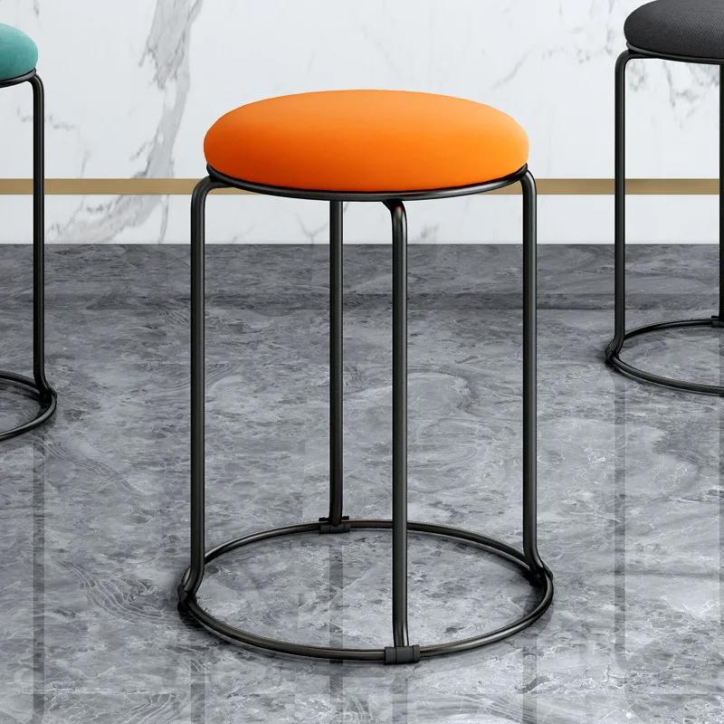 Nordischer kleiner Hocker, Internet Home Celebrity Creative Bank, leichter luxuriöser runder Hocker, moderner einfacher niedriger Hocker, weicher Sitz, Stacka