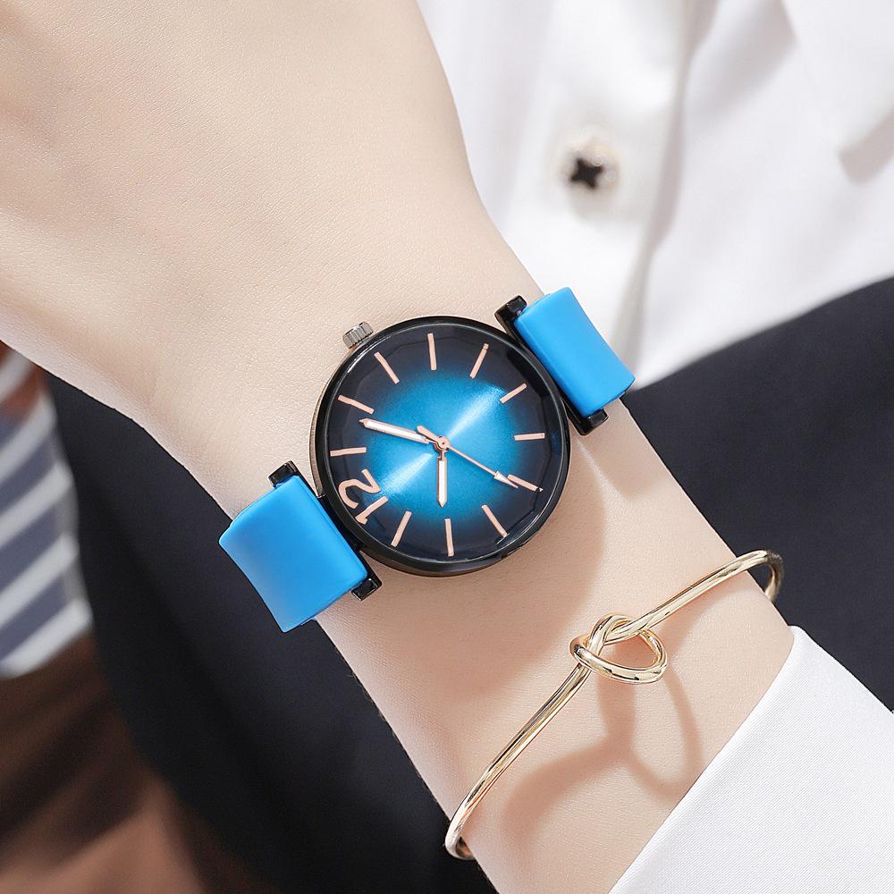 Elegant Rhombus Glass Women's Quartz Wristwatch with Silicone Strap