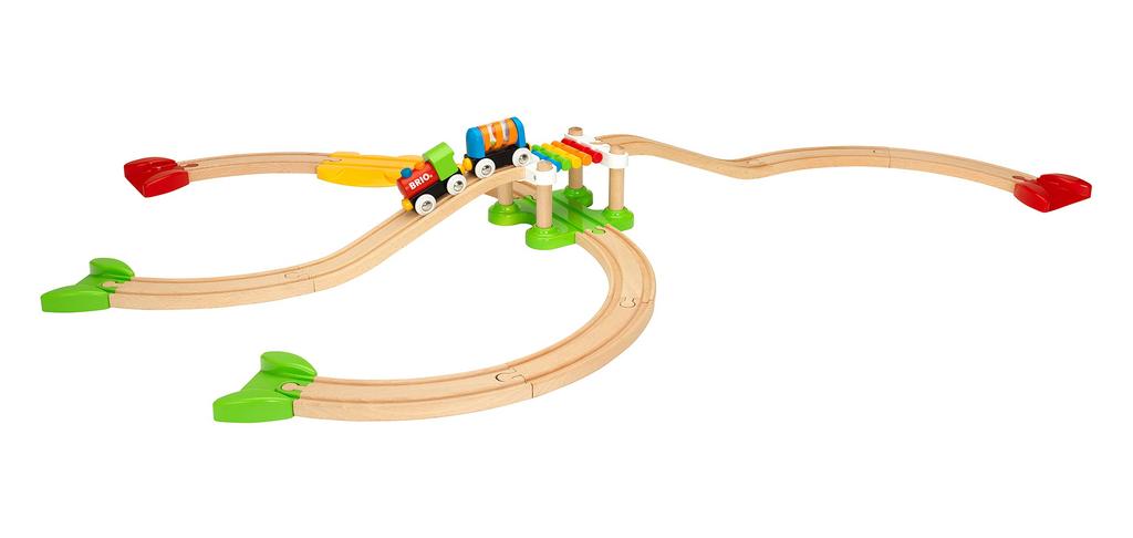 BRIO Railway My First Beginner Set [18-Piece Set] for Ages 18 Months and Up (Wooden Train Toy with Rails) 33727