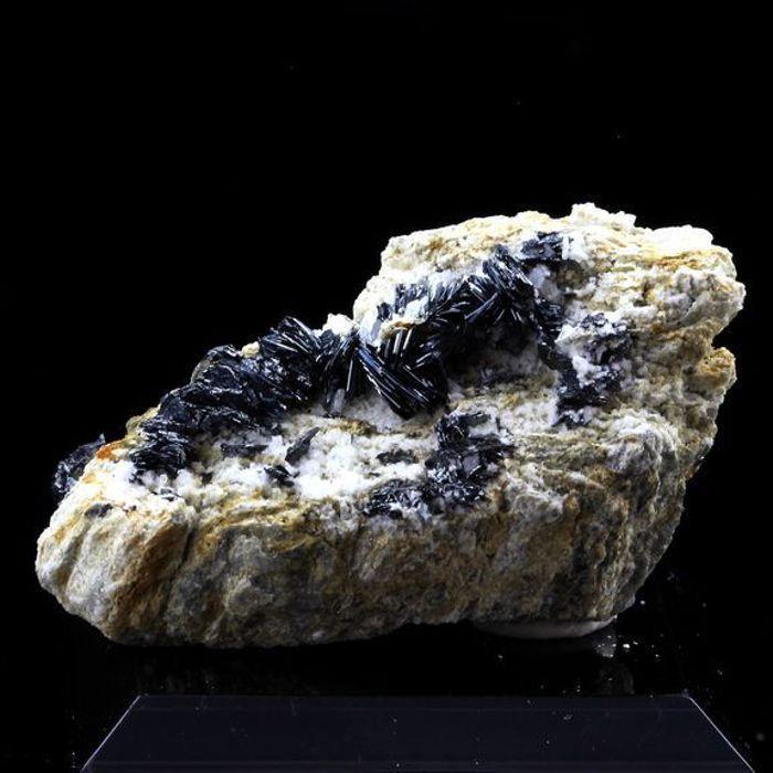Pierres et Minéraux. Hematite. 83.0 ct. L'Alpe d'Huez, Oisans, France..