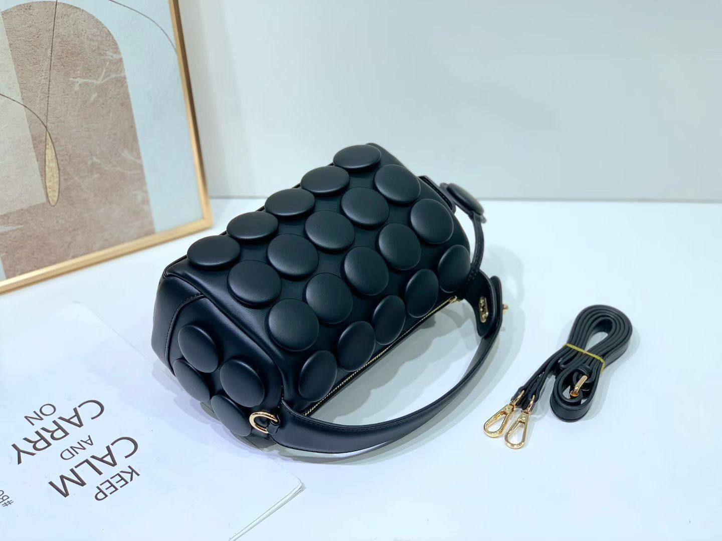 

Fashion Ladies Handbag Handmade Bag Button Classic Versatile Shoulder Crossbody Bag Pillow Bag 23*11*13 CM чорний