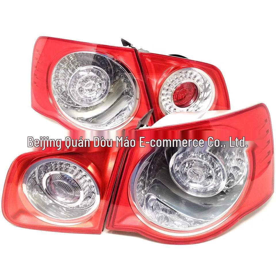 Volkswagen Jetta MK5 Outer Rear Taillight Brake Light (1KD945096/1KD945095)