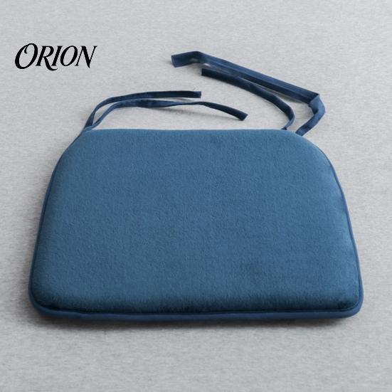 Anti-slip Thickened Buttock Relief Pad Plush Chair Cushion with Ties, Soft Cozy Non-slip Seat Cushion, 15.75" for Hard Seats x Warm Office Dining