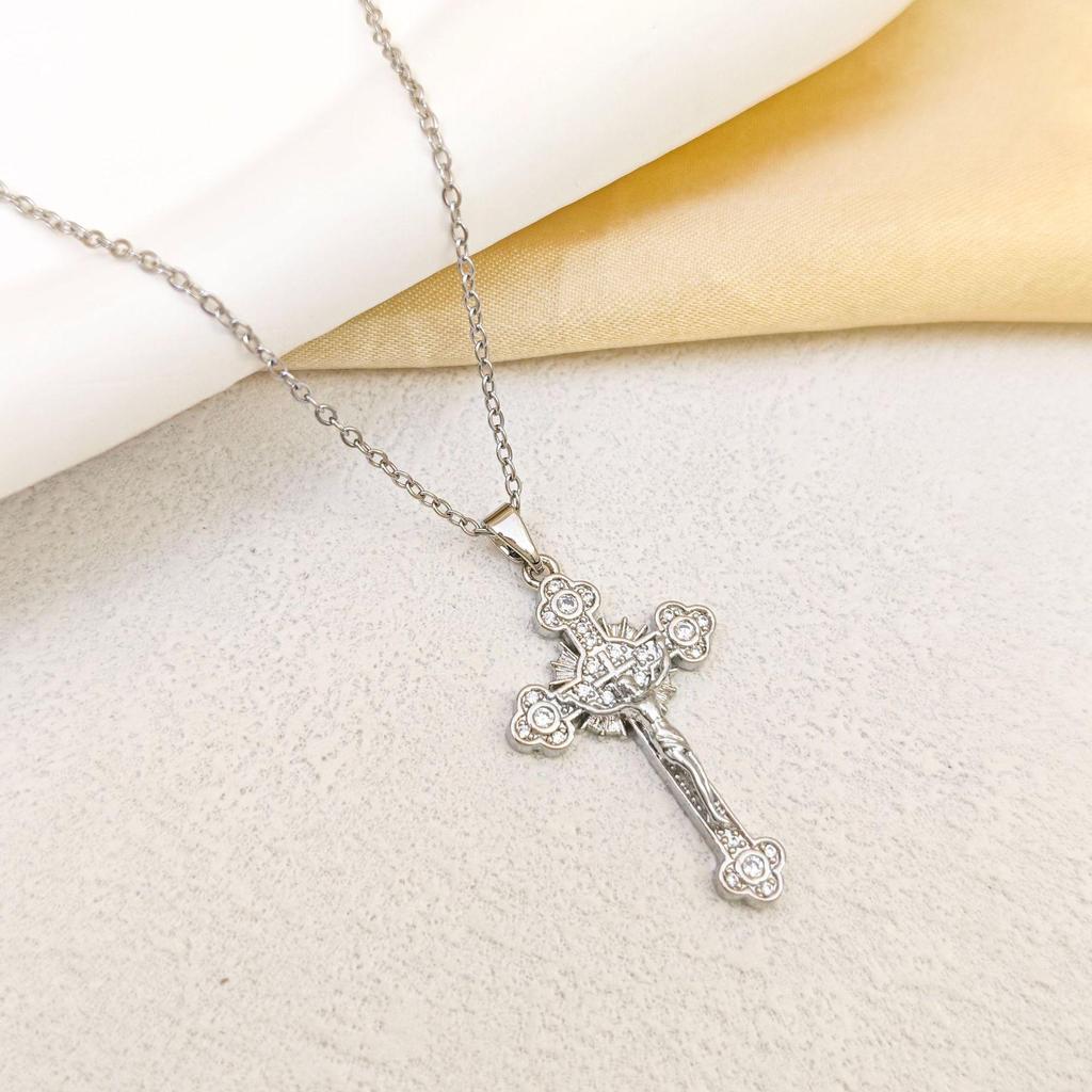 Women's Gold-Plated Copper Necklace: Luxury Fu Lu Pendant Clavicle Chain - Versatile Fashion Accessory