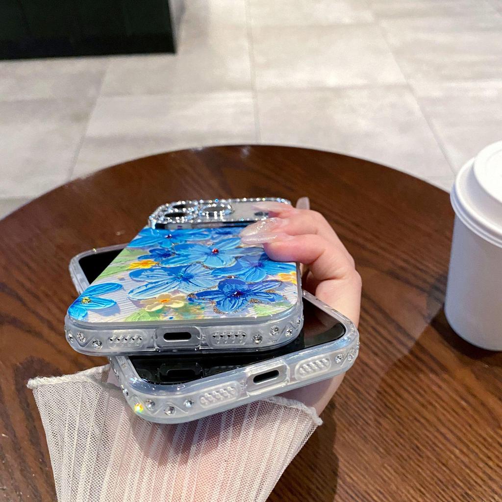 Blaues Kirschblüten-Bohrdesign Handyhülle für Apple 15/16/17Pro/ProMax - Stoßfeste Epoxidharz-Oberfläche