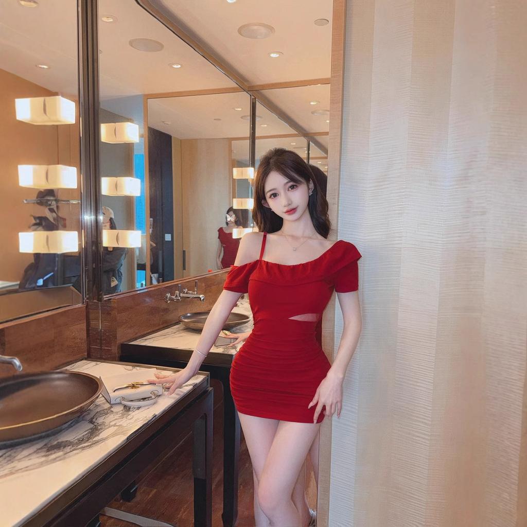Sexy Woman's Waist Dress, Diagonal Collar, Off-the-shoulder Ruffle Edge, Be Careful, Tight and Thin, Hip-wrapped Skirt