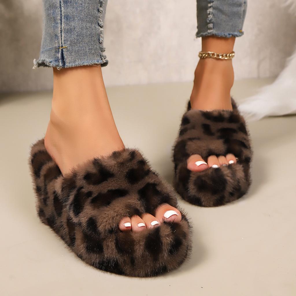 Fashion Women Luxury Slippers Comfortable Platform Designer Shoes Women Anti-slip Brand Outdoor Slippers Zapatos De Mujer Slides Women