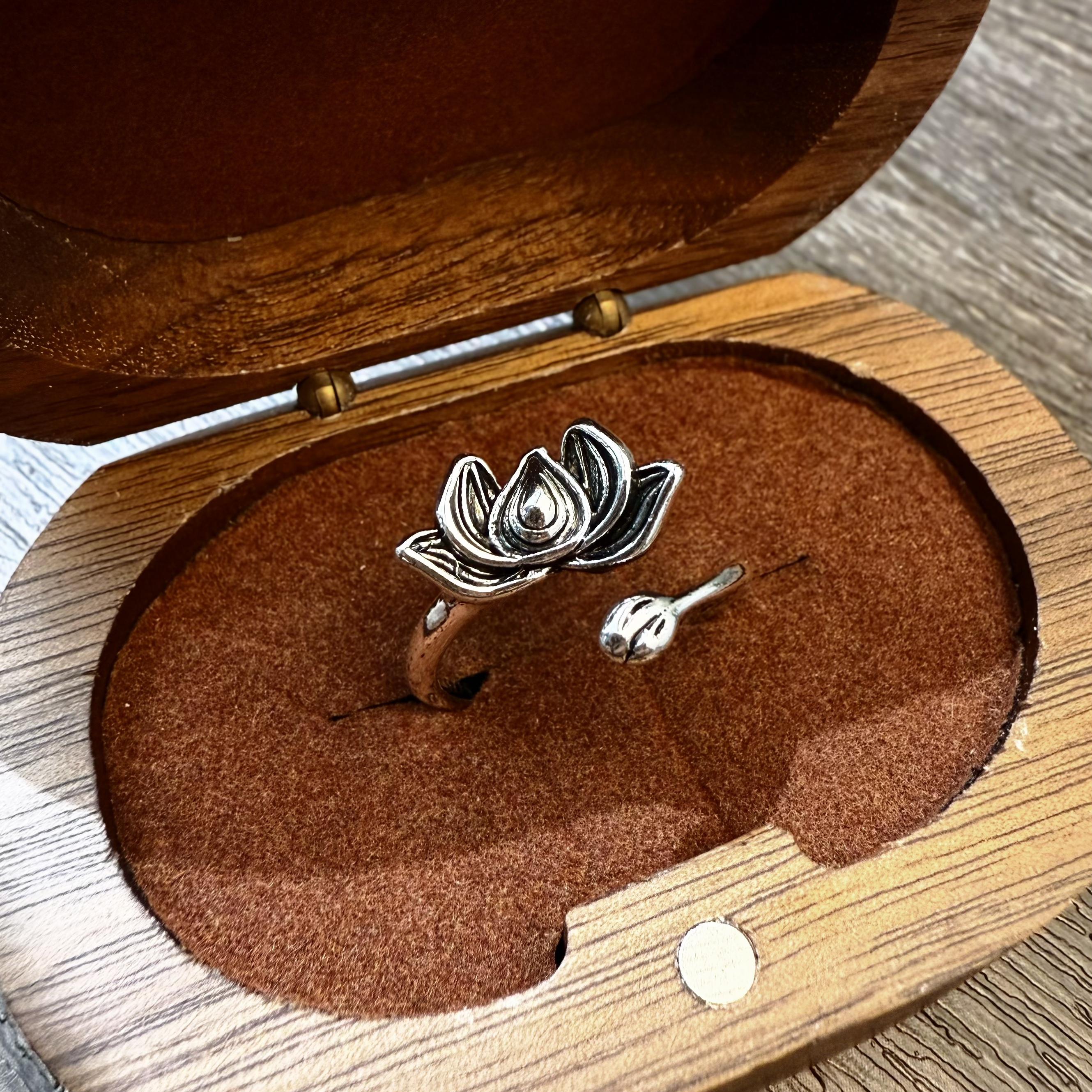 

Ретро Кольцо-цветок лотоса регулируемое открытое для женщин Панк Готика Дерзкие украшения Серебристый цвет Винтажный сплав Аксессуары Элегантный подарок 5-9