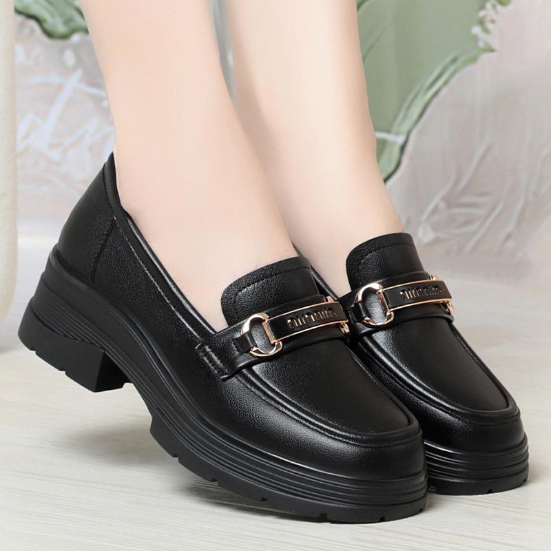 British Style Thick Bottom Patent Leather Loafers Women's Platform Shoes 2026 Spring Shallow Block Heels Shoes Office  Elegant