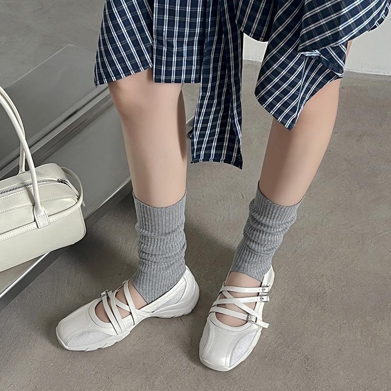 Design sense Internet celebrity women's shoes 2025 autumn new niche with skirt Korean version retro shallow mouth Mary Jane single shoes
