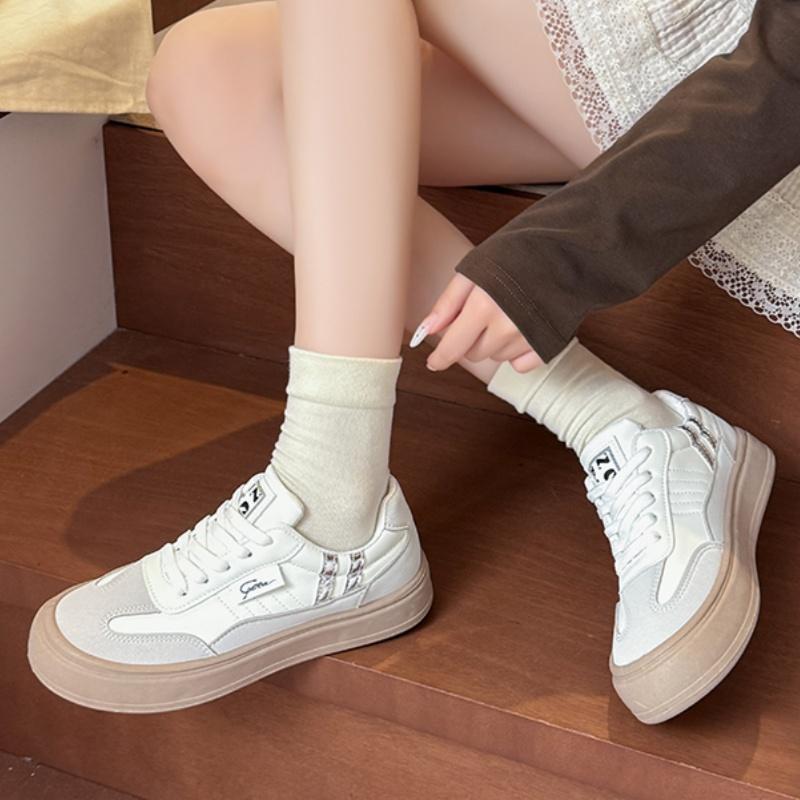 Mittelwade Runde Zehenpartie Schwarze Schuhe Für Damen Damenstiefel Biker Schuhe Nieten Halbhoch Gothic Stilvoll Und Niedriger Preis Pu