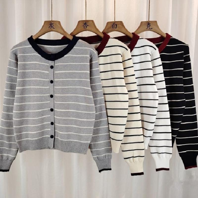 A New Autumn Fashion Round-neck and Versatile Sweater Coat for Women with Contrasting Color Stripes Long-sleeved Knitted Cardigan