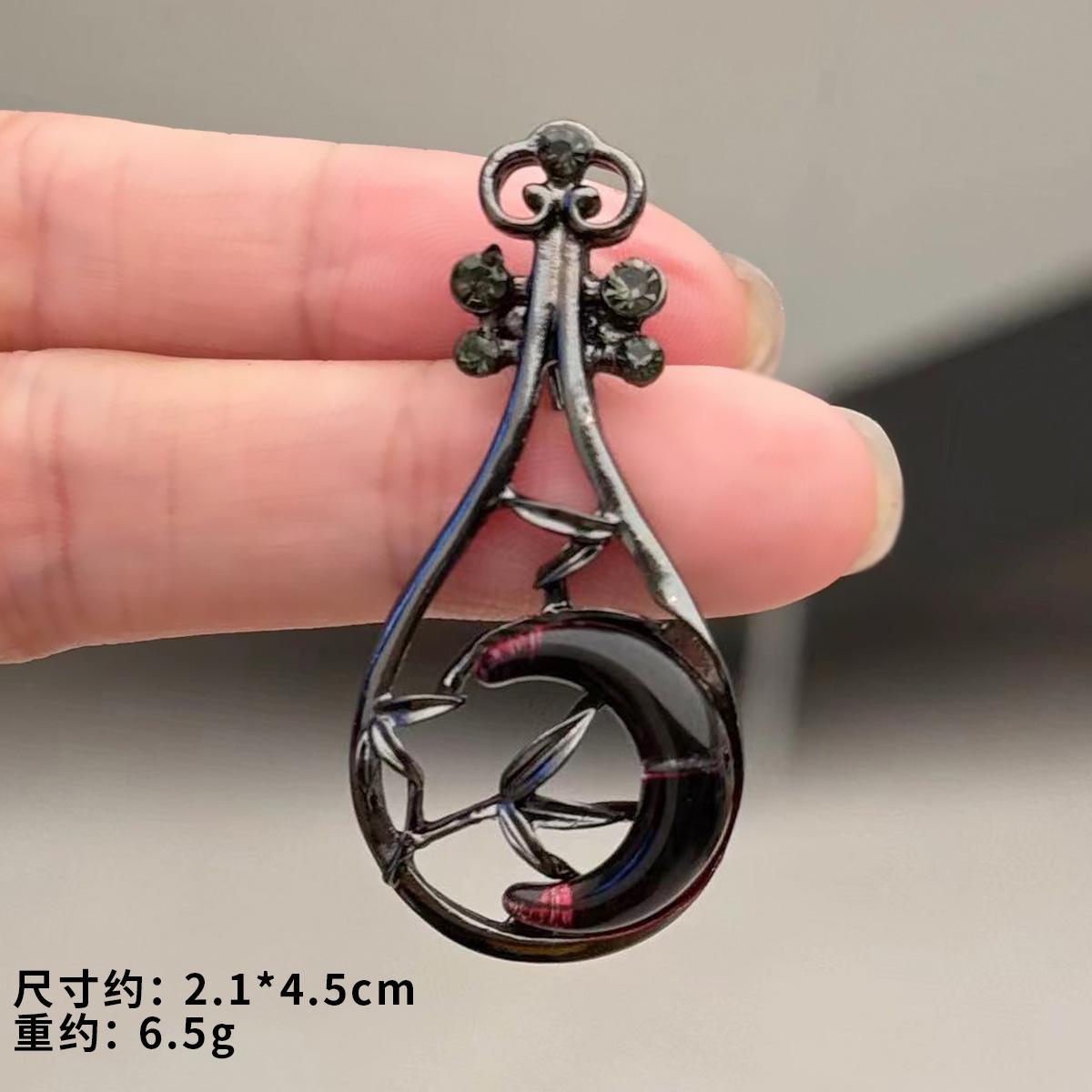 

Guochao Pipa Брошь Темперамент Личность Женский Высококлассный Корсаж Cheongsam Пресс Подвеска Креативная Булавка