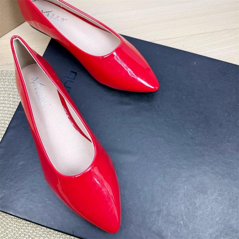 Fashion 2025 New Pointed Toe Women's Flat Shoes Patent Leather Work Boat Shoes Large Size Women Shoes 42 43 Loafers Women Zapatos Mujer