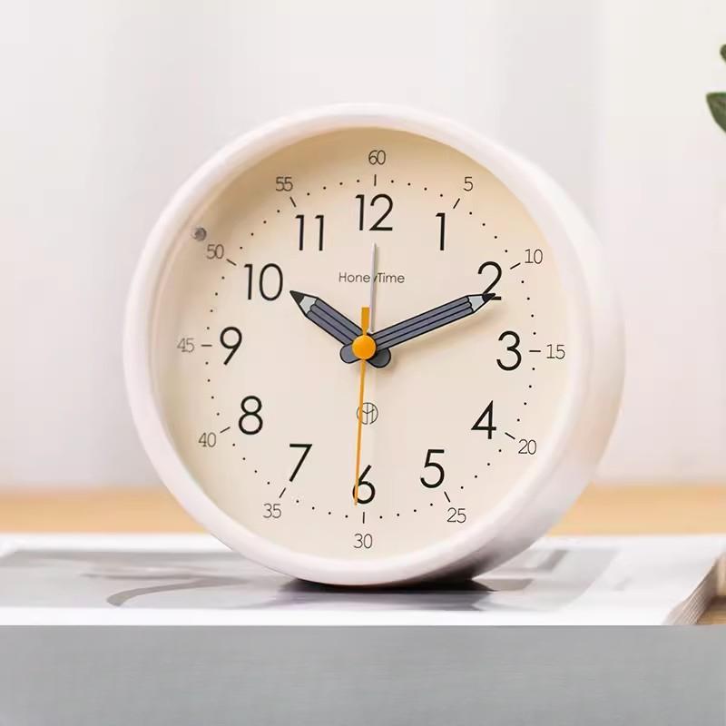 

Настольный Бесшумный Маленький Будильник Студенты Используют Настольные Часы для Размещения Детских Часов Новые Украшения с Ночниками