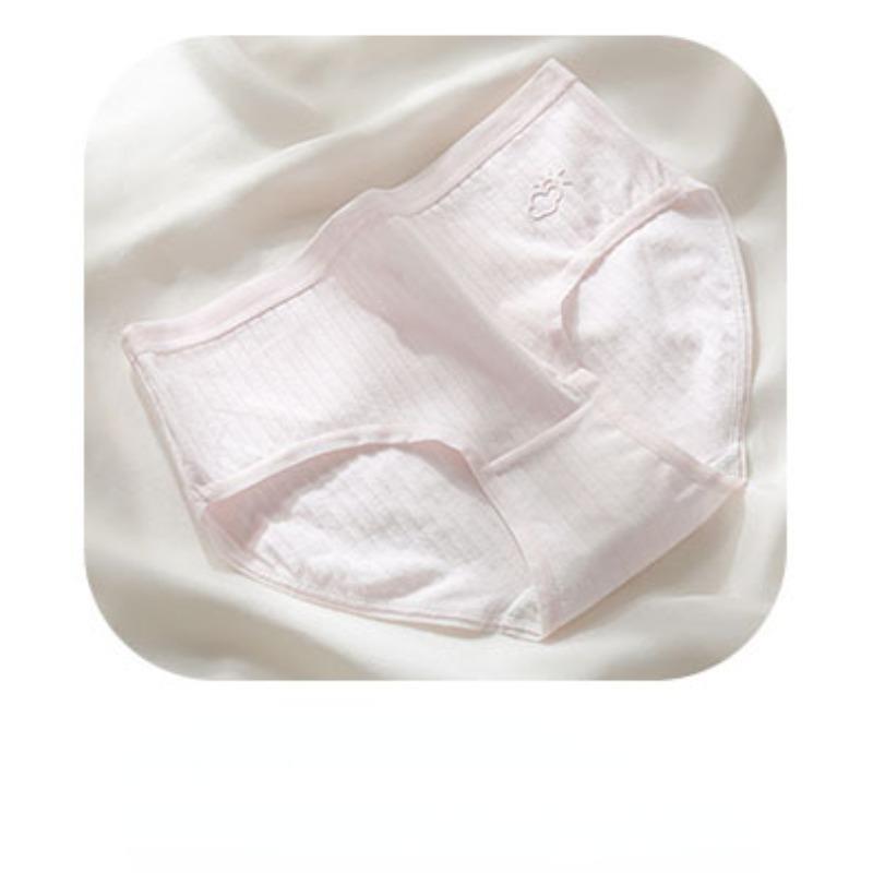 Fresh and Minimalist Japanese Women's Cotton Briefs with No Marks Sweet and Breathable Underwear