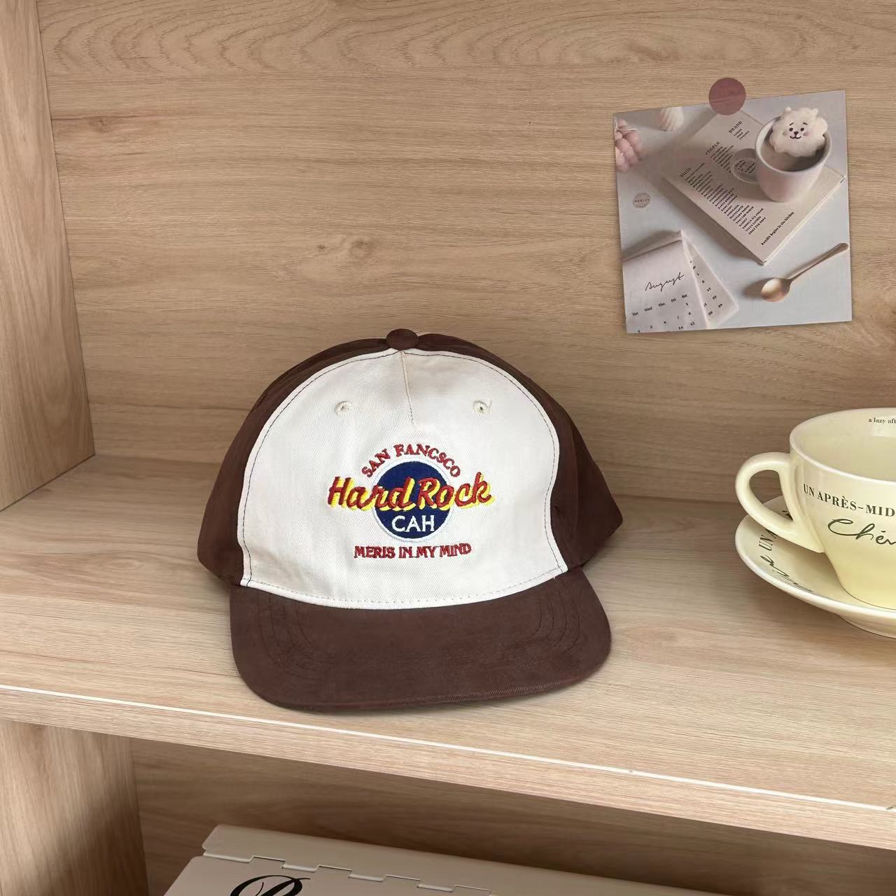 

Нишевый дизайн в сочетании с универсальной бейсболкой с плоским козырьком, корейская версия, колор-блокинг, ретро, хип-хоп, бейсболка с мягким верхом, женская модель M（56-58cm）