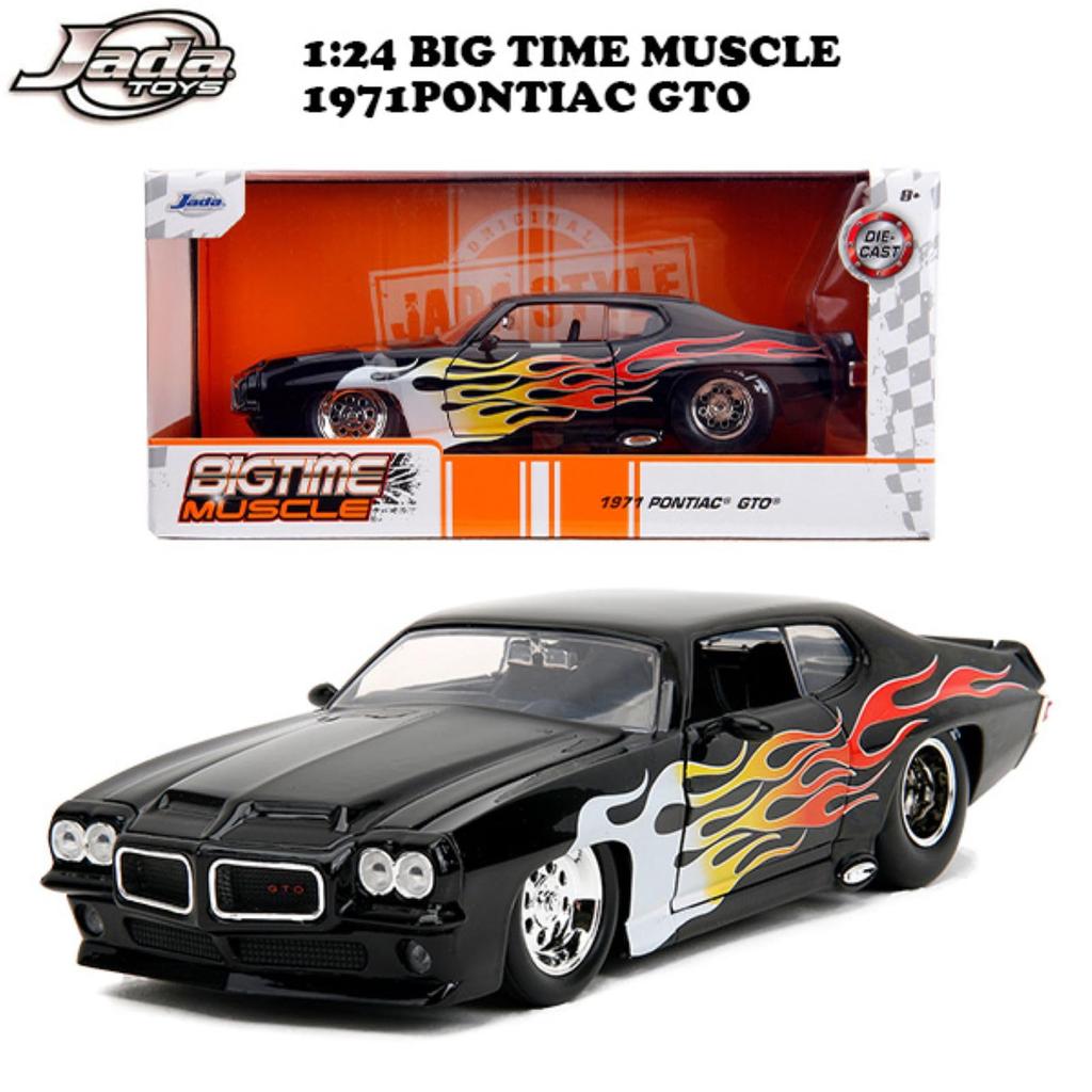 Jada TOYS 1/24 Scale 1971 Pontiac GTO Judge Diecast Car Miniature Model Car American Car Collectible Metal Model